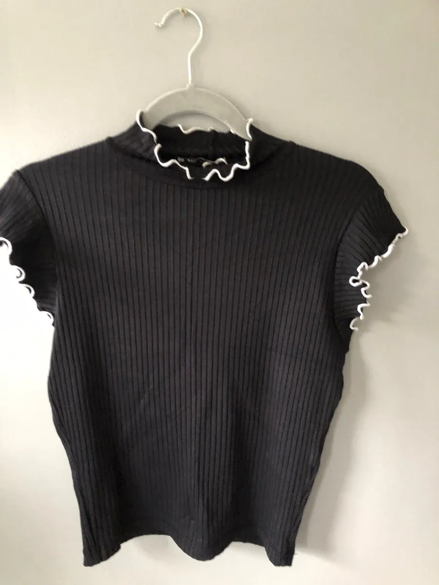 Ladies top size S €5 - Image 4