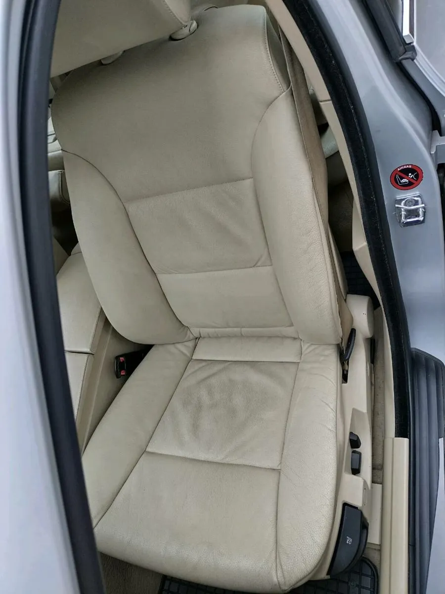 BMW E60/E61 Interior Front Seats- Cream Leather - Image 2