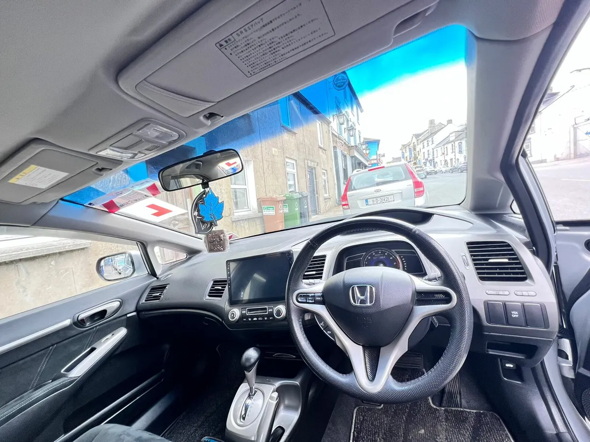 Honda Civic 1.3 automatic hybrid low mileage - Image 4
