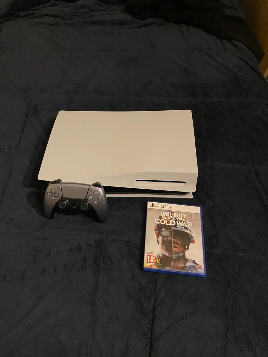 Playstation 5 disc version, controller and games - Image 1