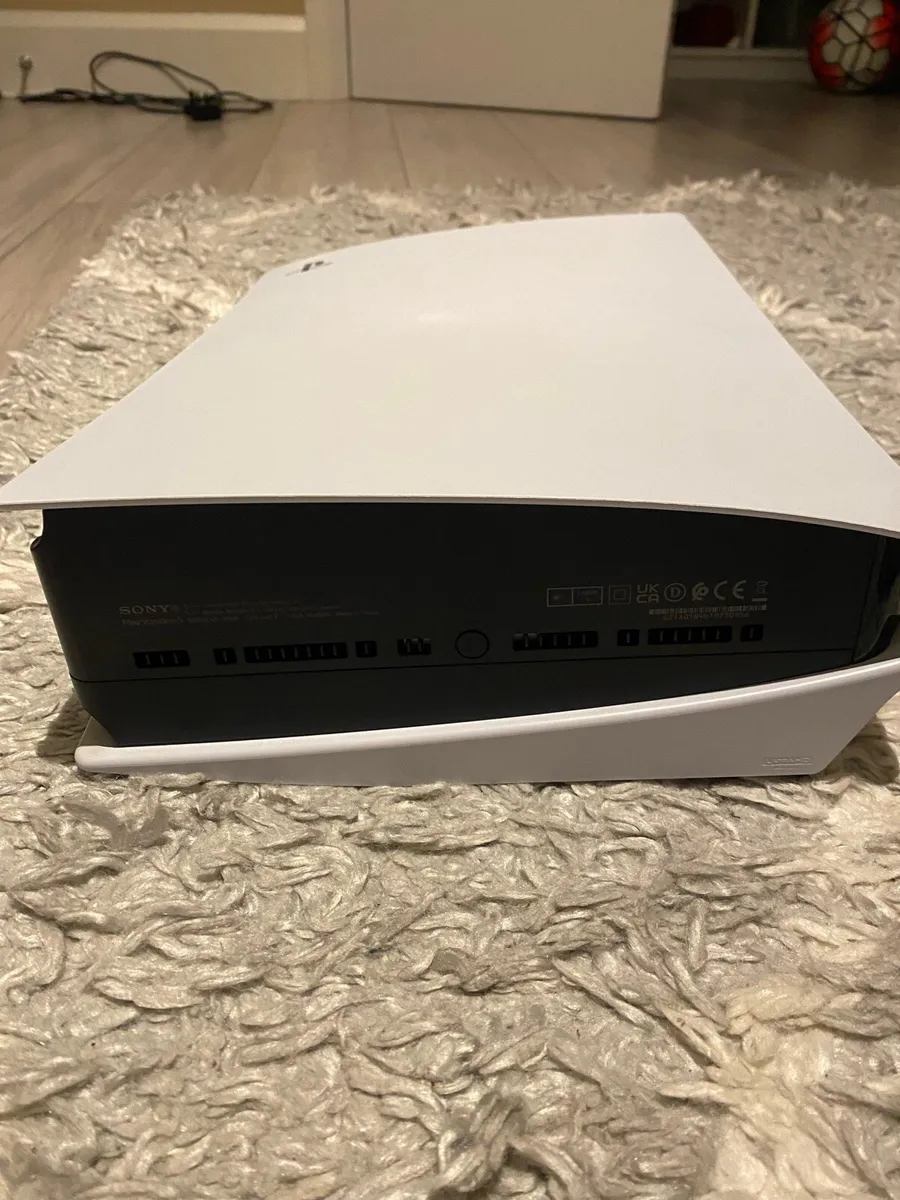 Playstation 5 disc version, controller and games - Image 2