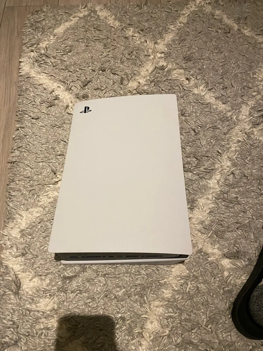 Playstation 5 disc version, controller and games - Image 3