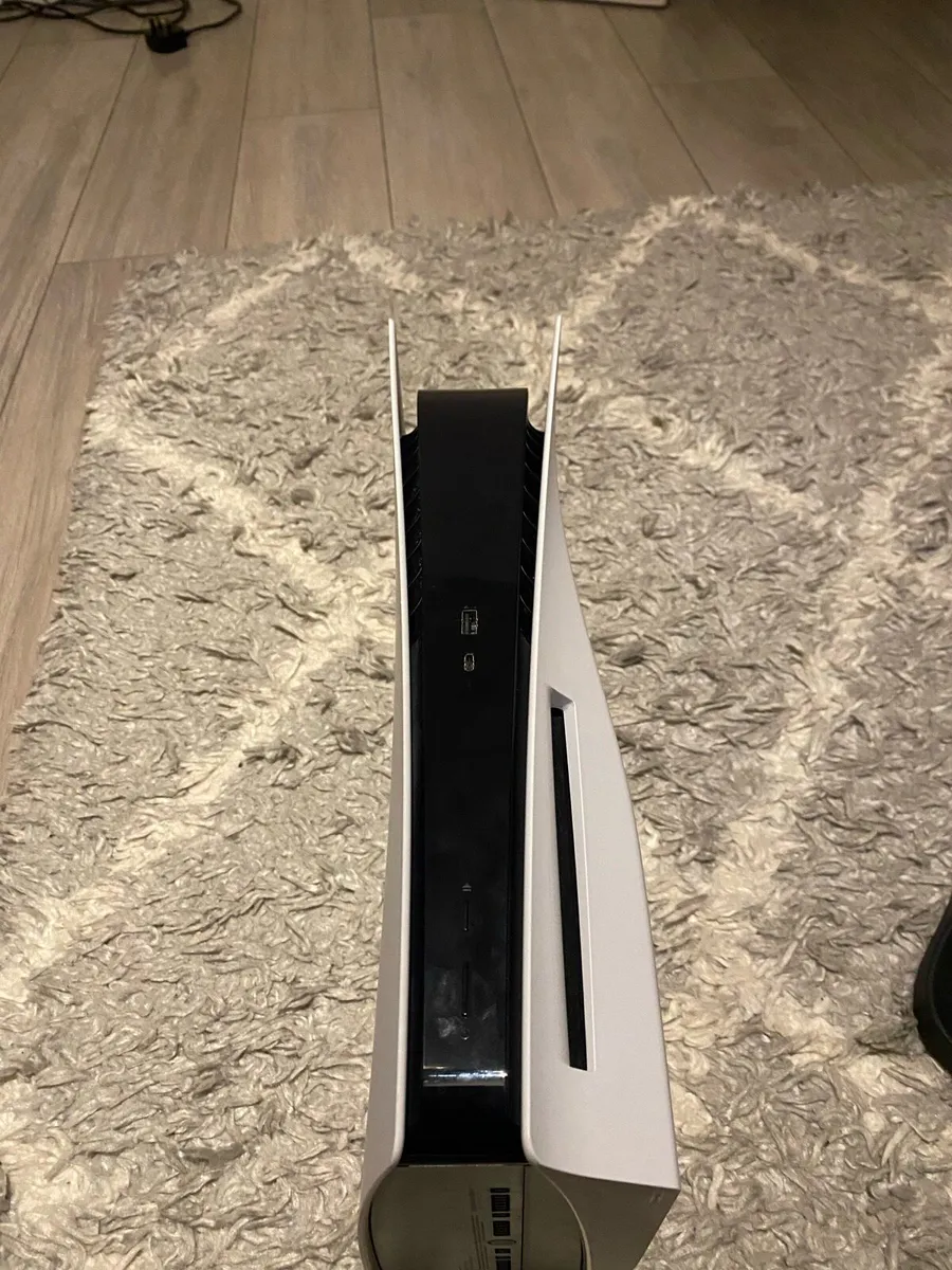 Playstation 5 disc version, controller and games - Image 4