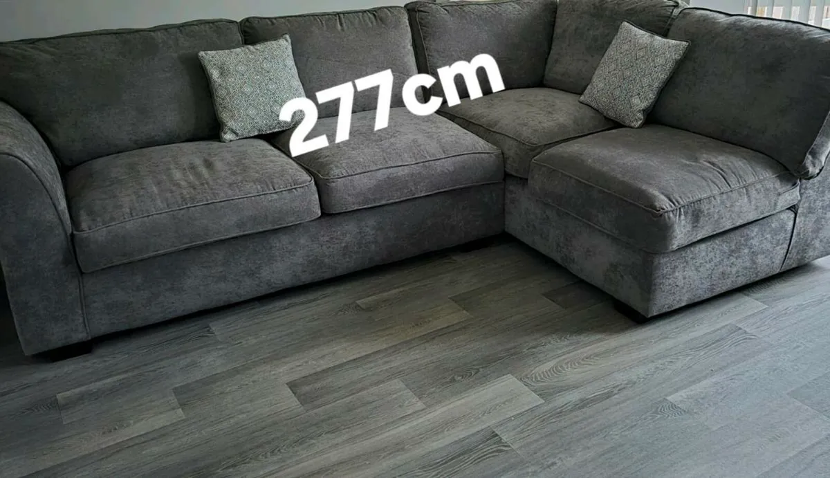 Corner sofa - Image 1