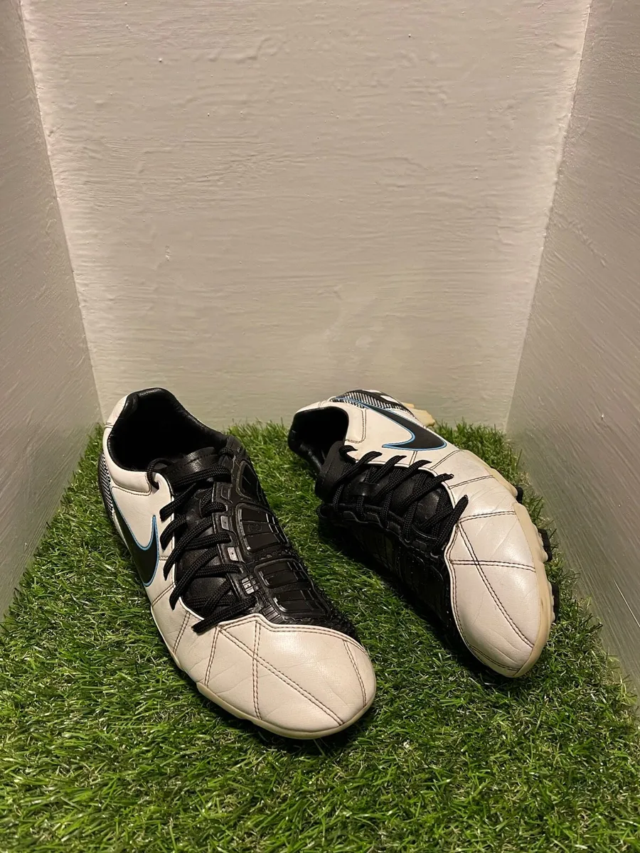 Nike Total 90 Strike III FG Football Boots | UK 7 - Image 1