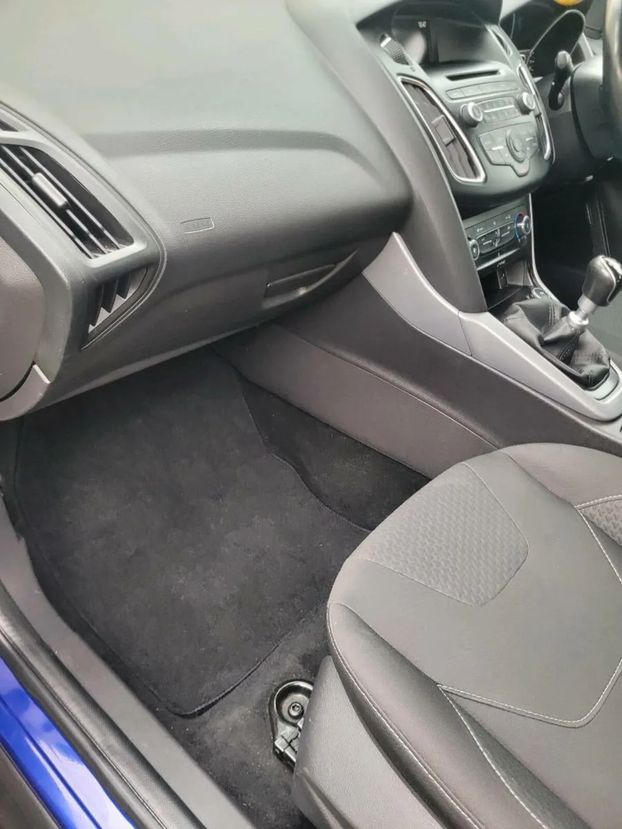 2015 Ford Focus Zetec 1.6tdci 95PS 4DR - Image 4