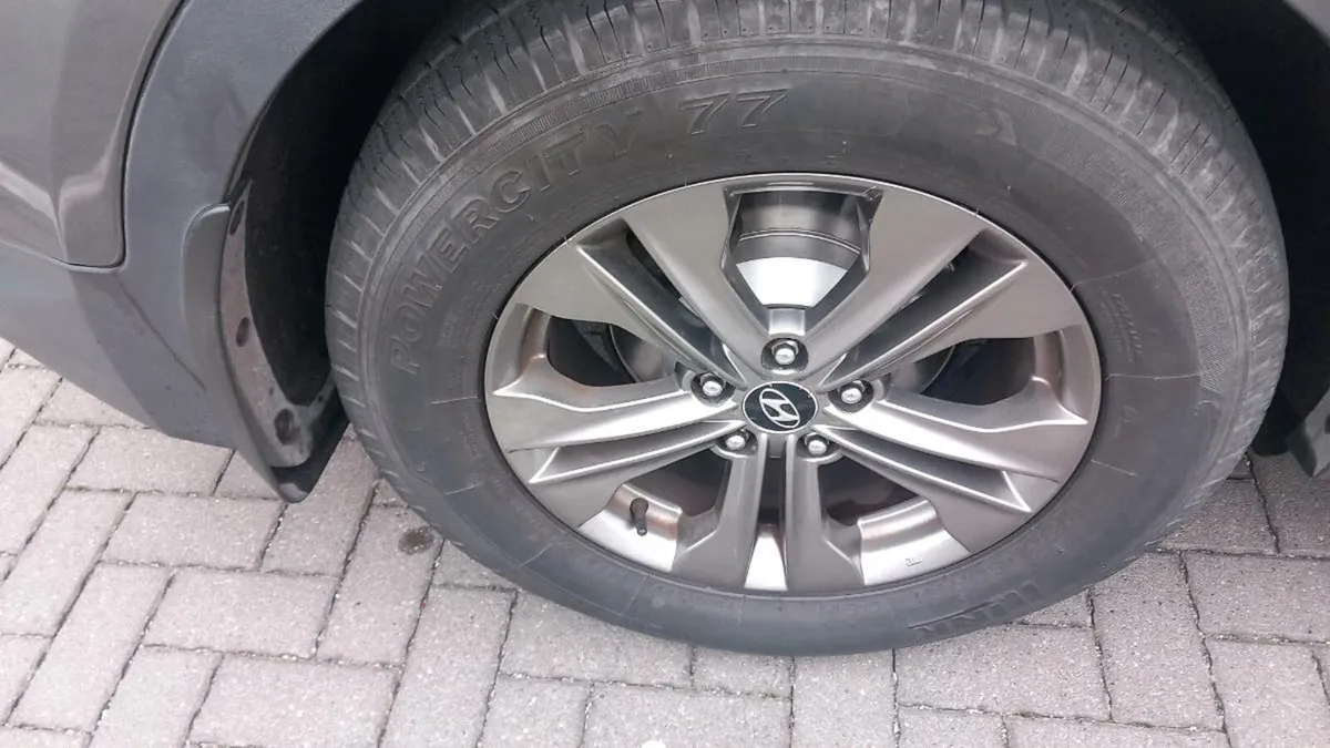 Car - Image 2