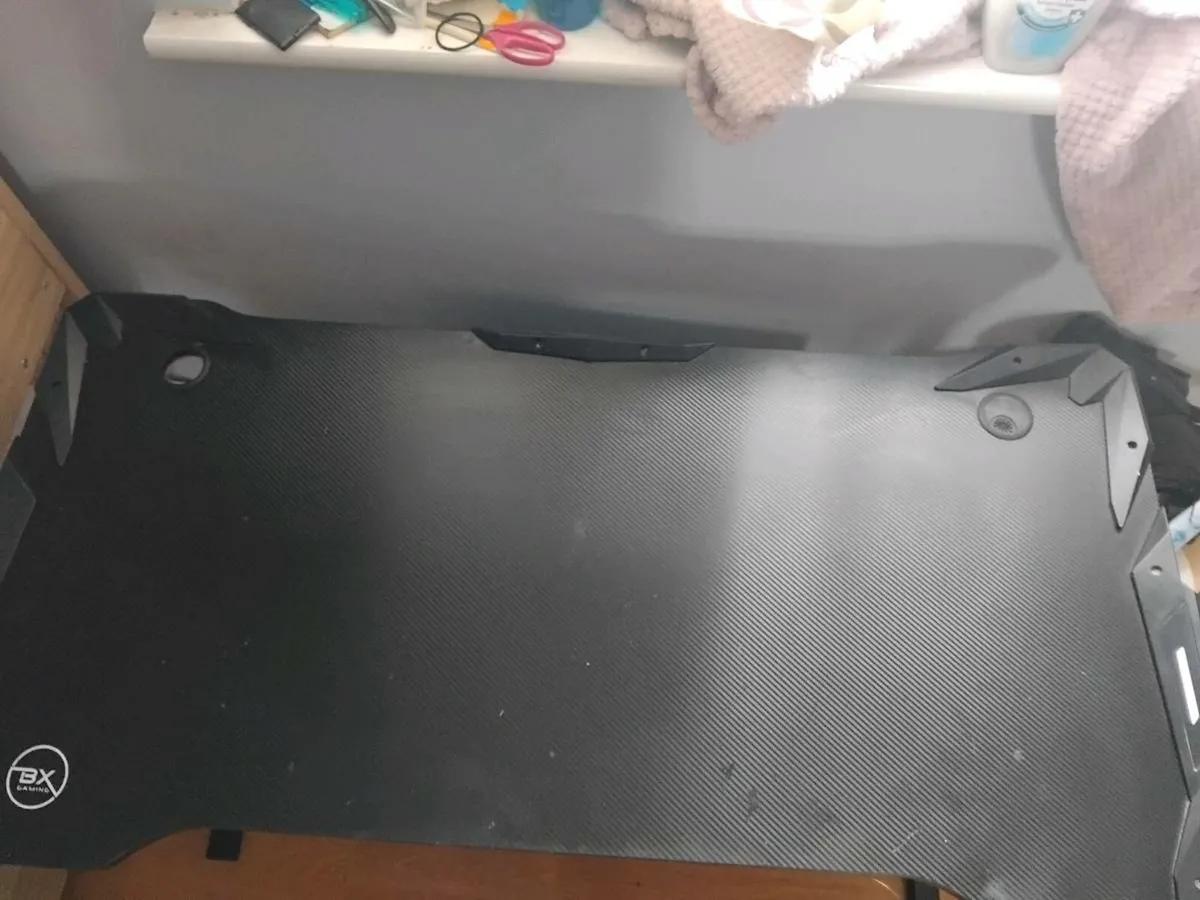 Gaming desk - Image 2