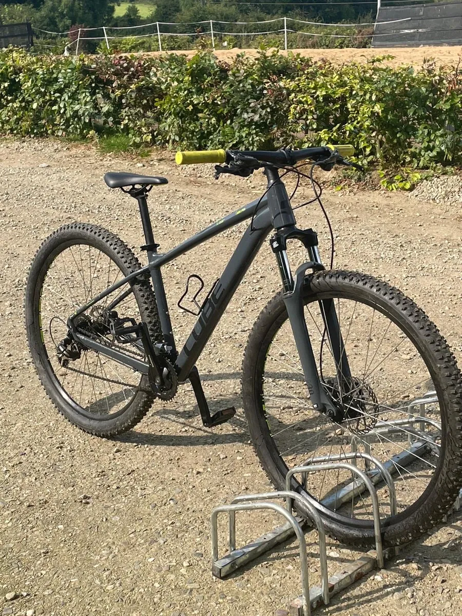 Mountain bike - Image 1