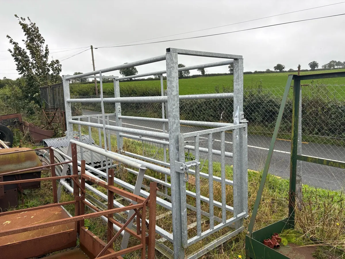 Farm equipment - Image 4