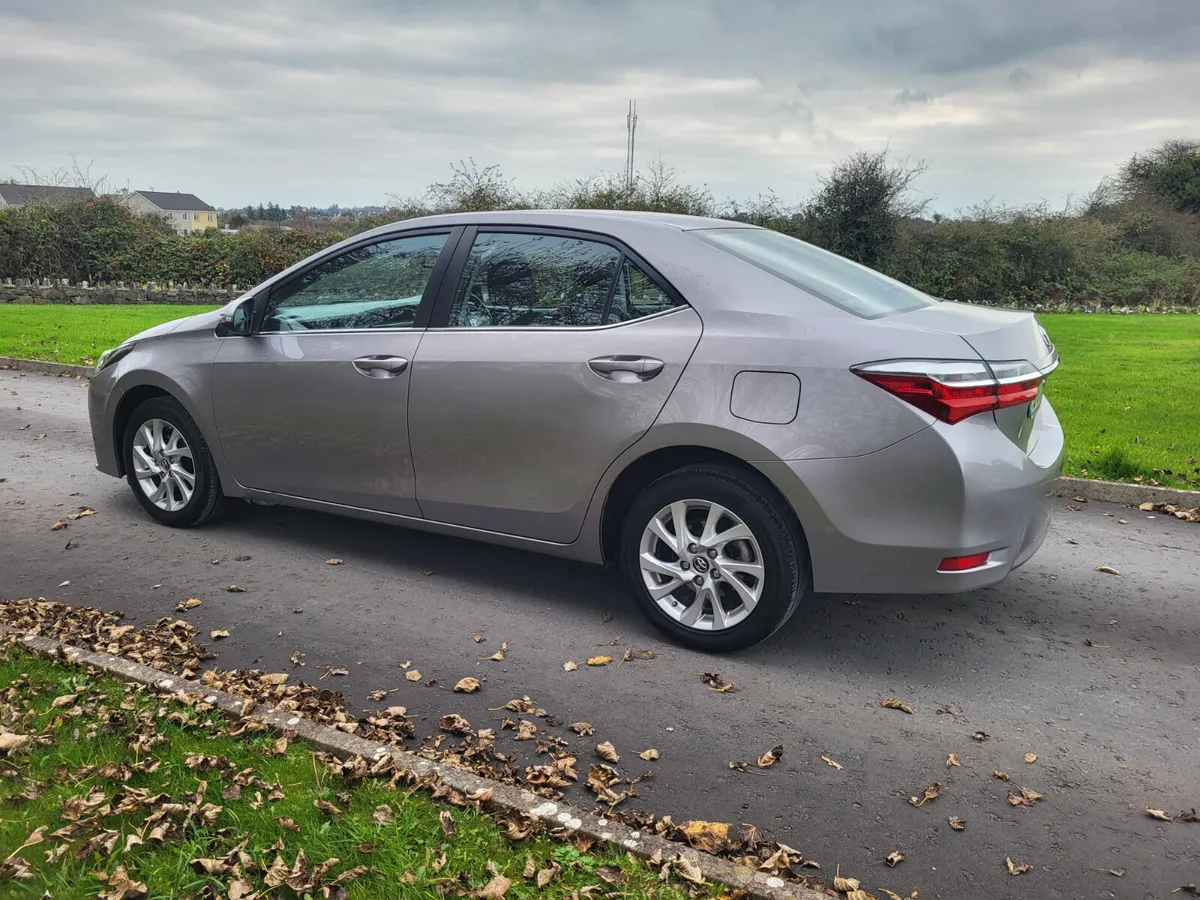 Toyota Corolla 1.3 LUNA  LOW KMS - Image 3