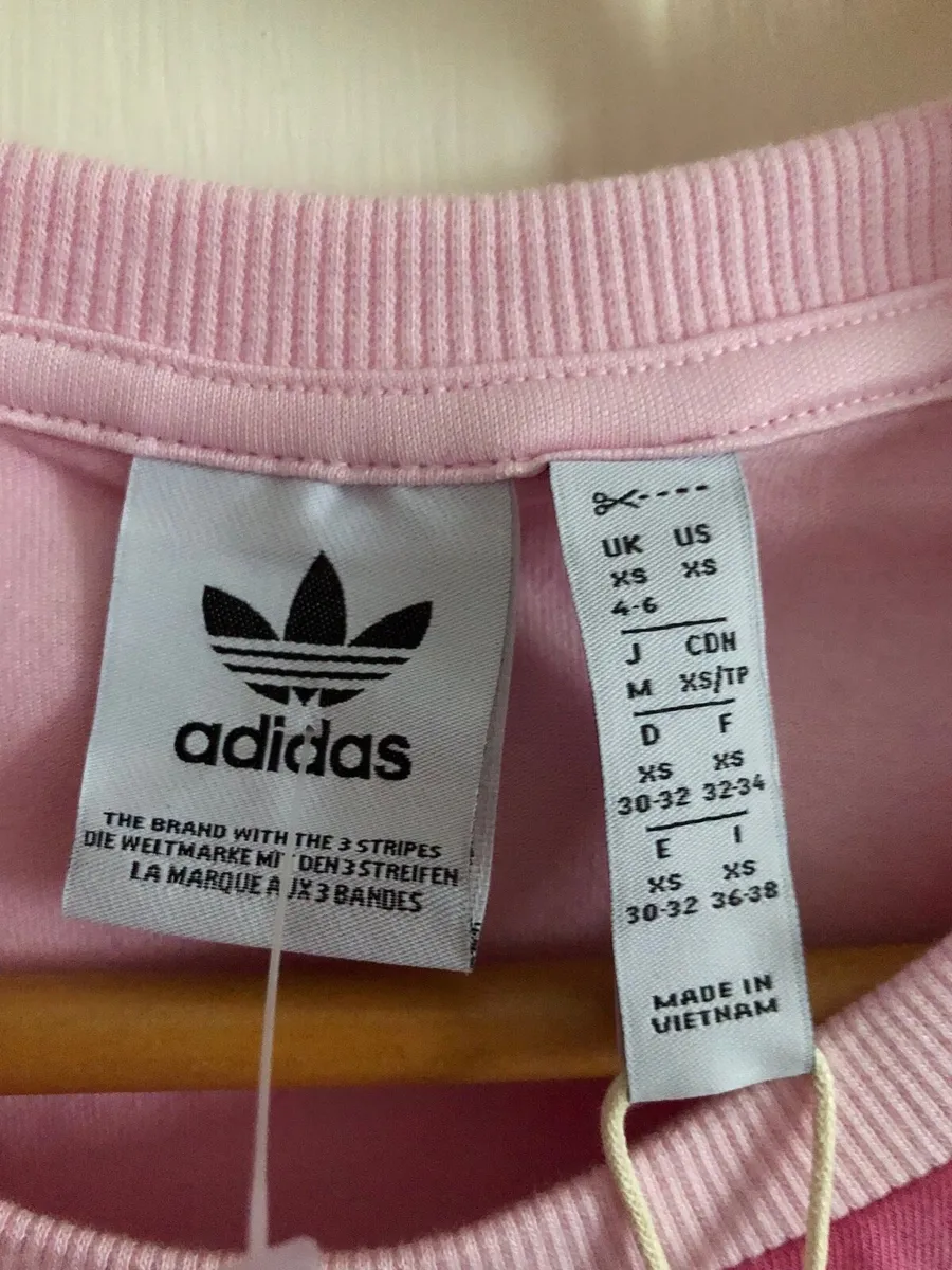 Girls BNWT adidas top age 4/6 €10 - Image 2