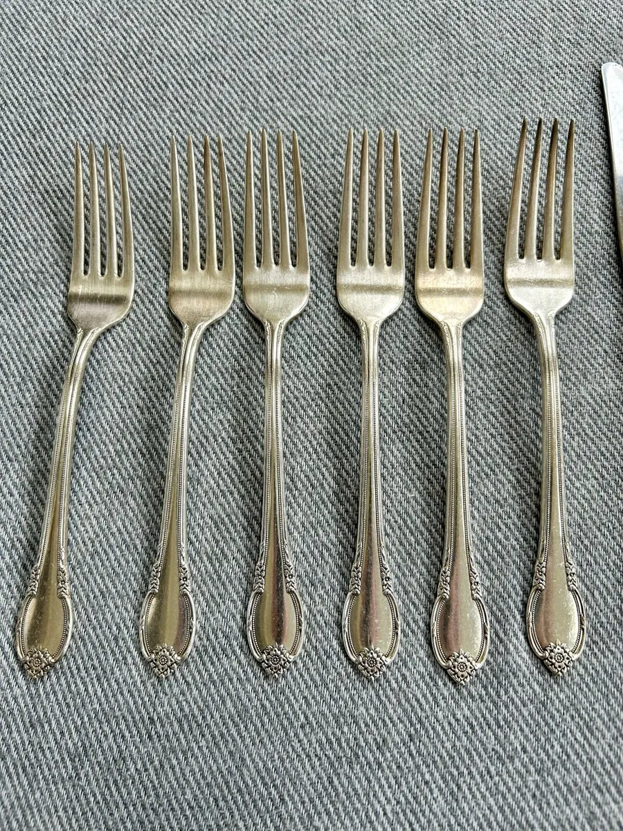 Vintage Roger’s Bros Plated Silver Cutlery Canteen - Image 2