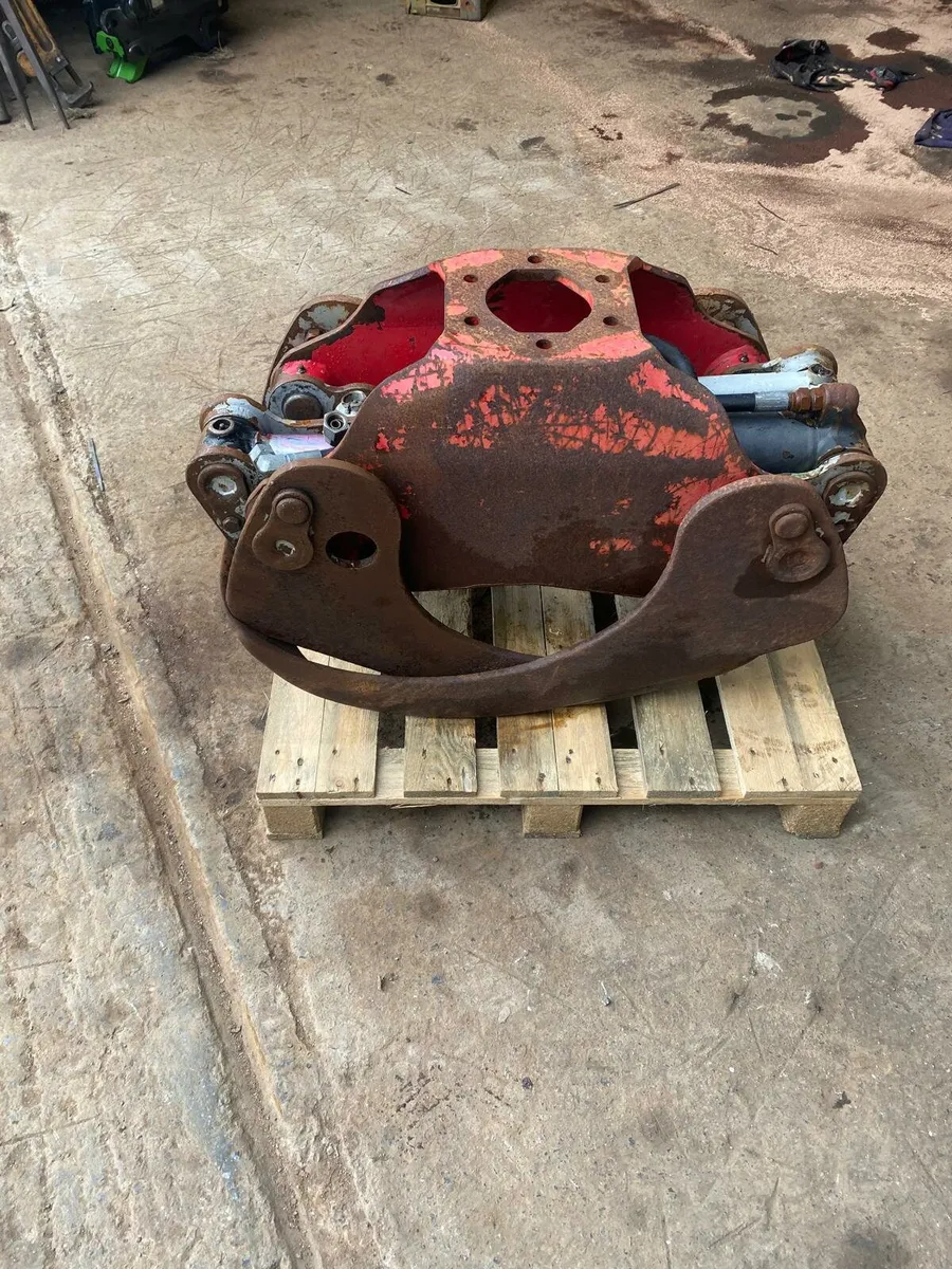Log Grab - Image 1