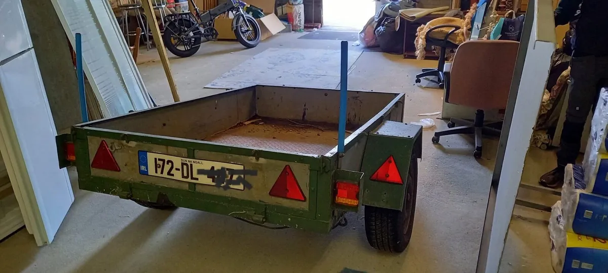 Trailer - Image 1