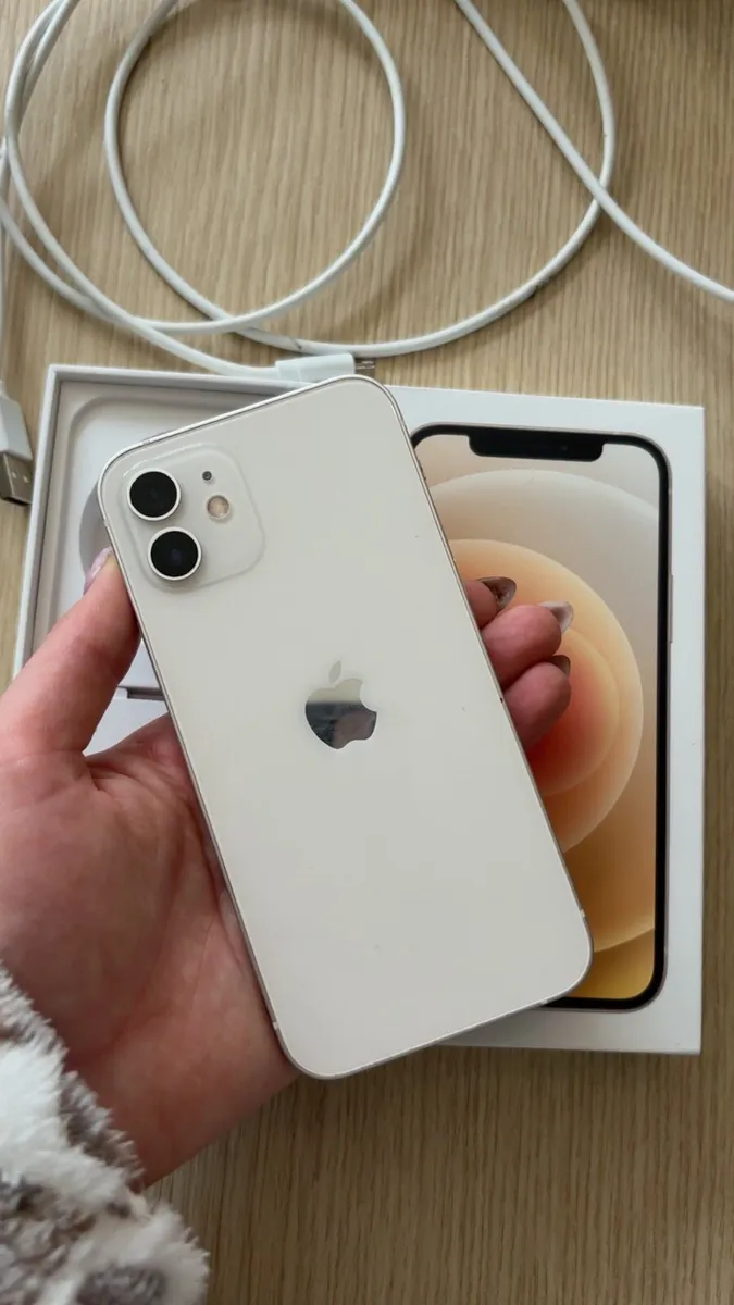 iPhone 12 white - Image 1