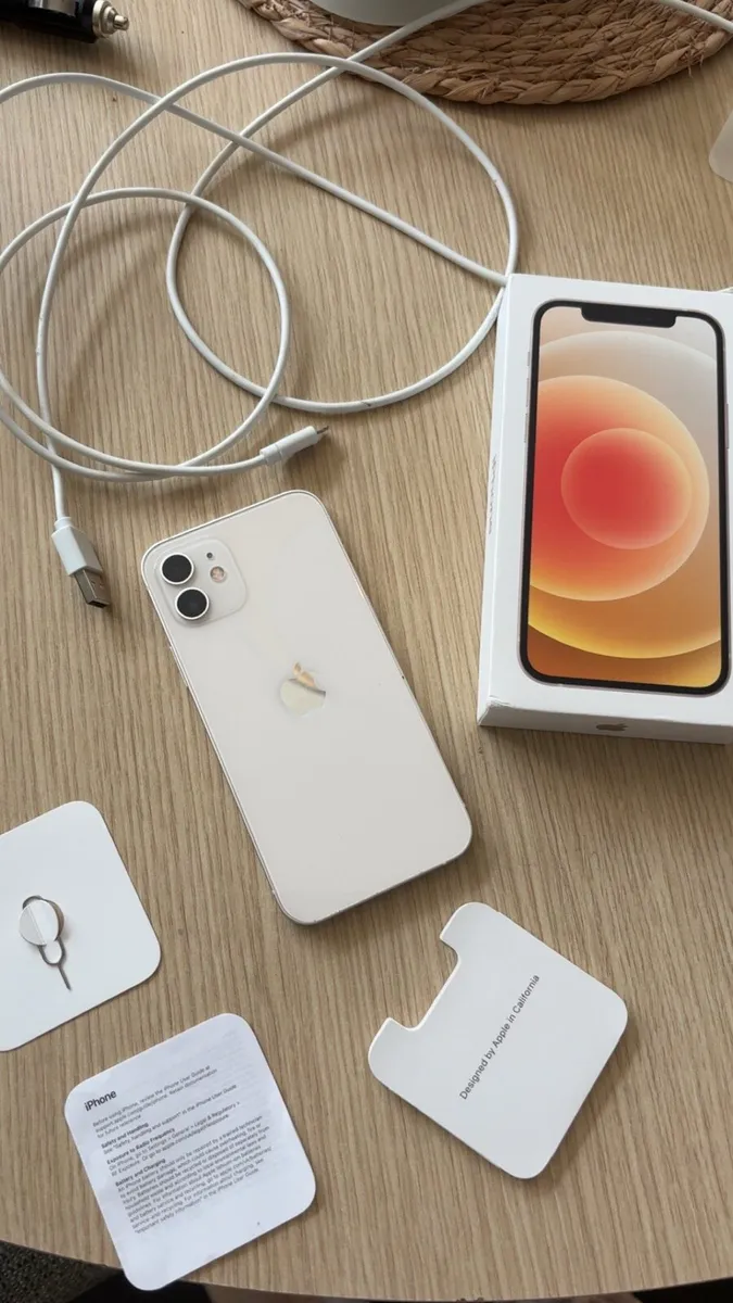 iPhone 12 white - Image 2