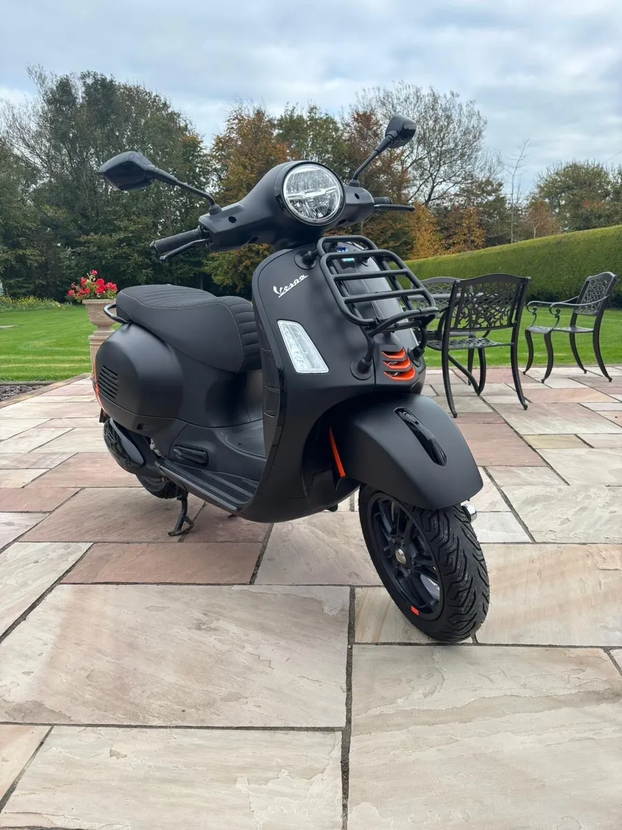 Vespa GTS300 RST22 - Image 1