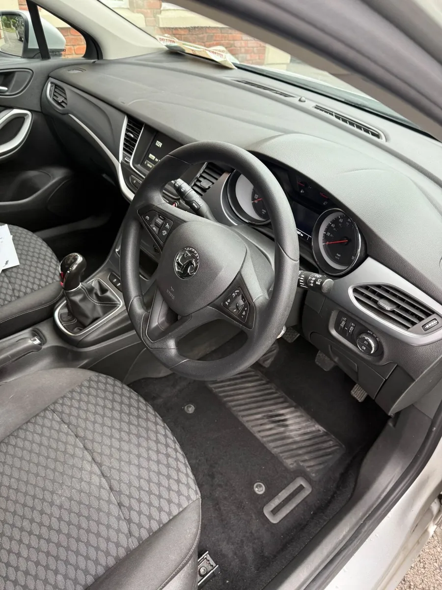 Vauxhall Astra 2019 - Image 3