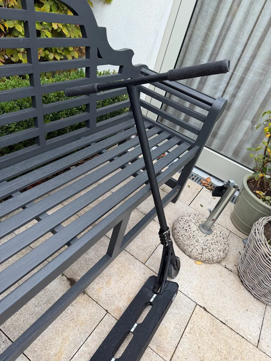 Stunt scooter - Image 1