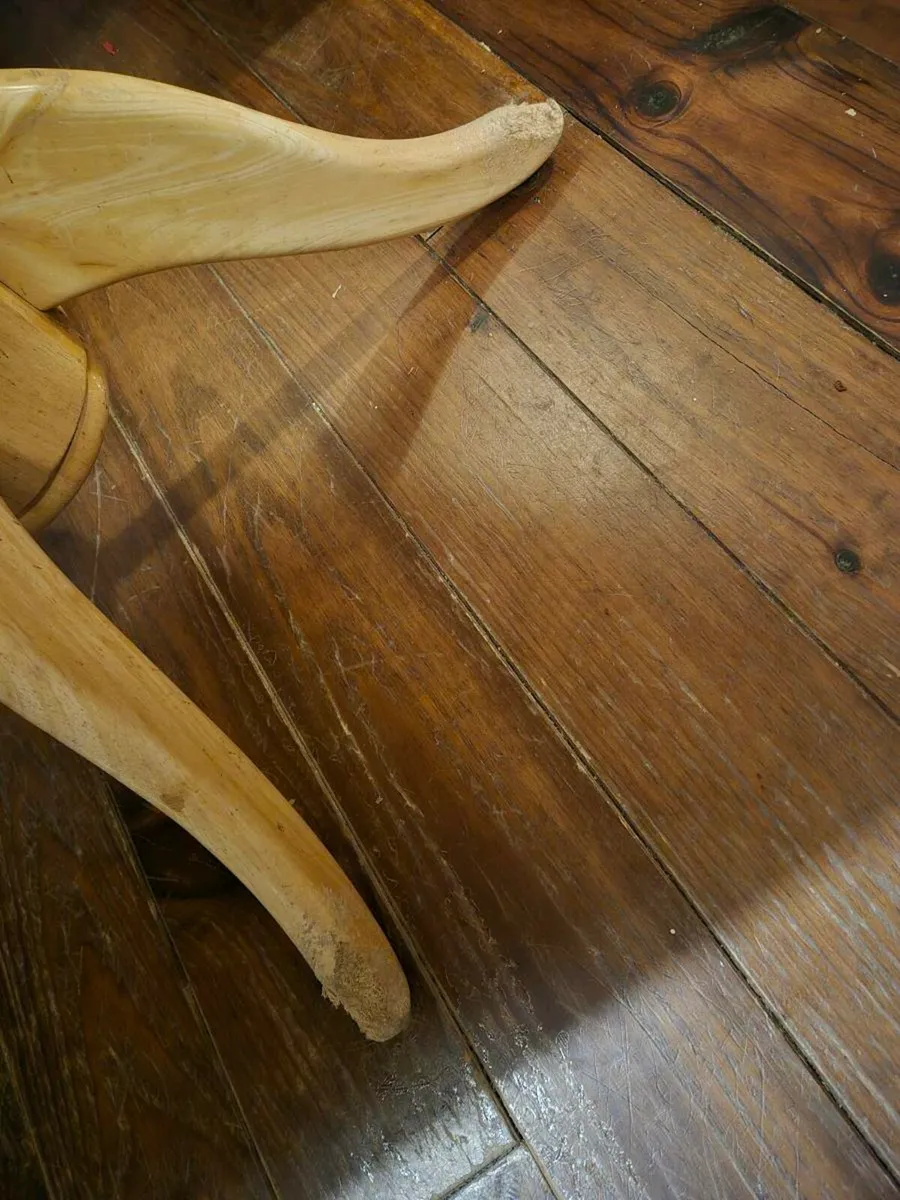 Table and 6 chairs - Image 3