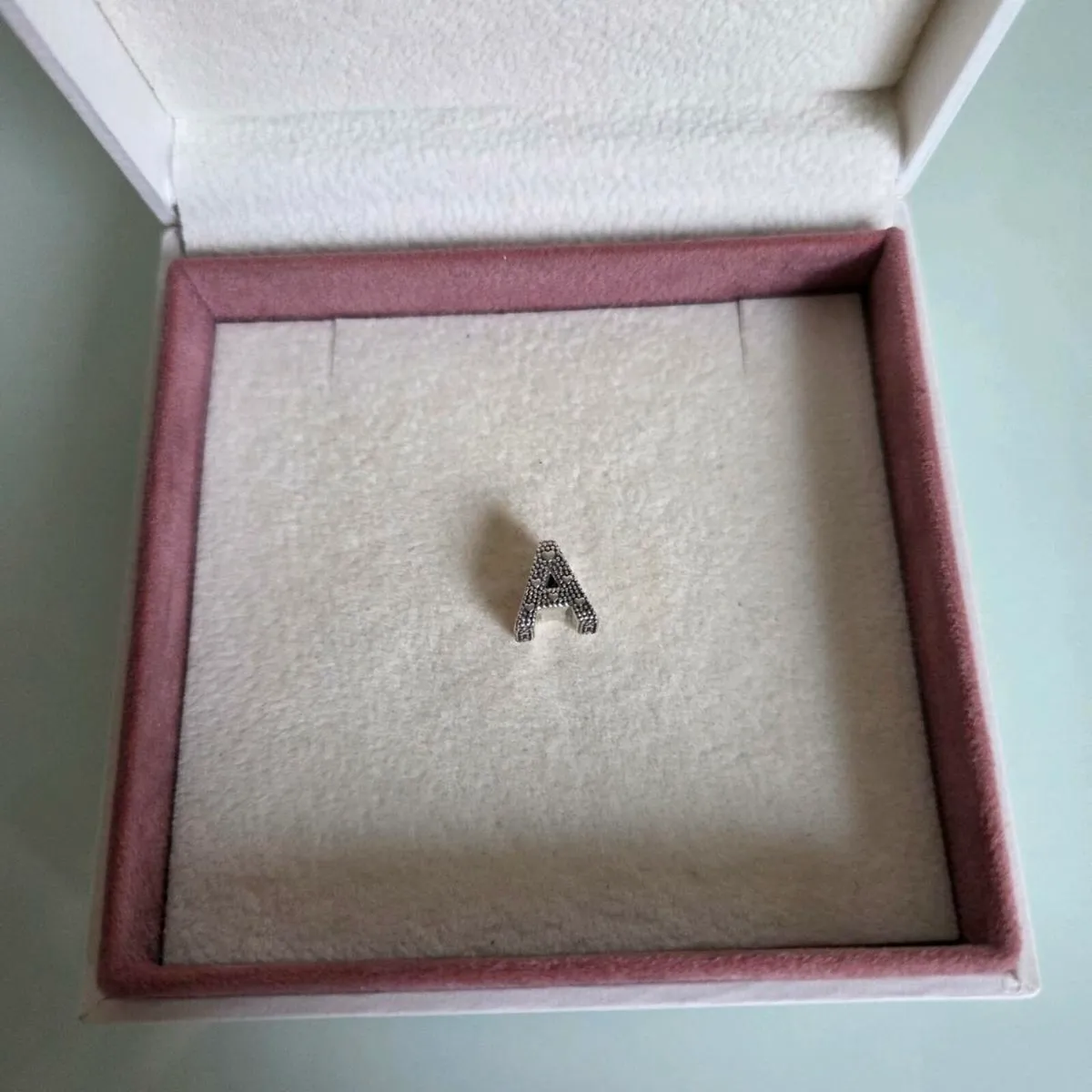 Pandora charm letter A in great condition - Image 1