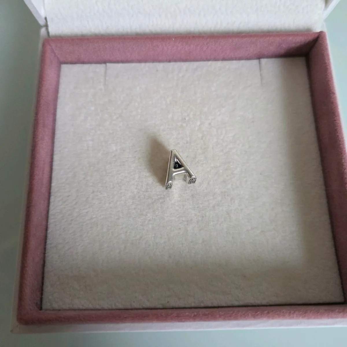 Pandora charm letter A in great condition - Image 2