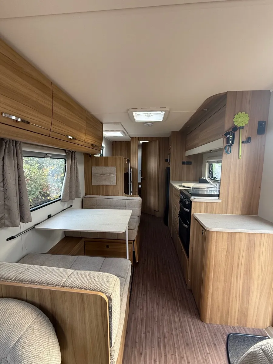 Caravan - Image 4