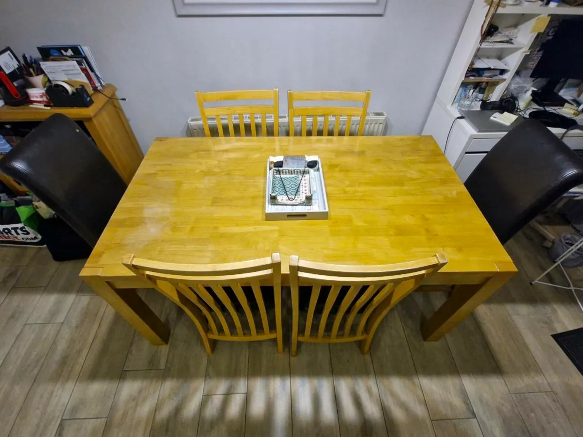 Table and chairs - Set of 6 - Image 2
