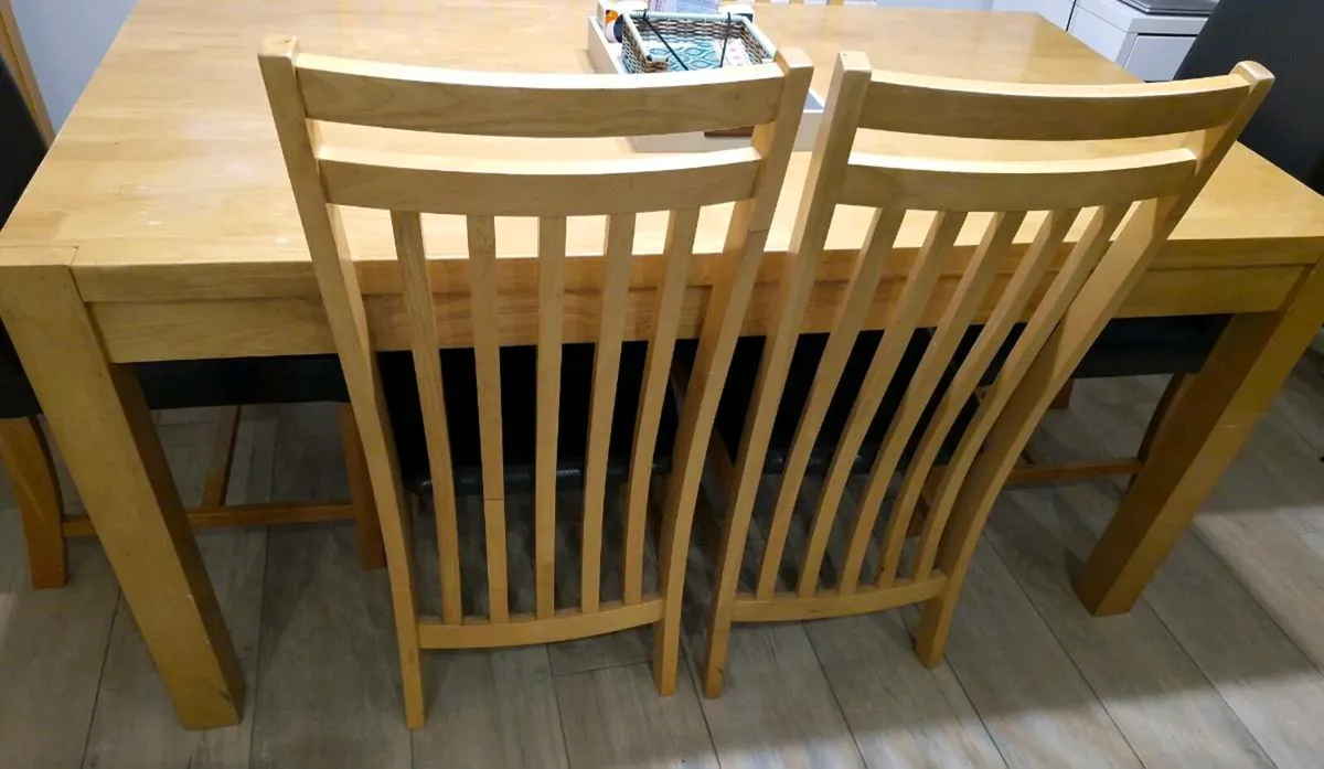 Table and chairs - Set of 6 - Image 3