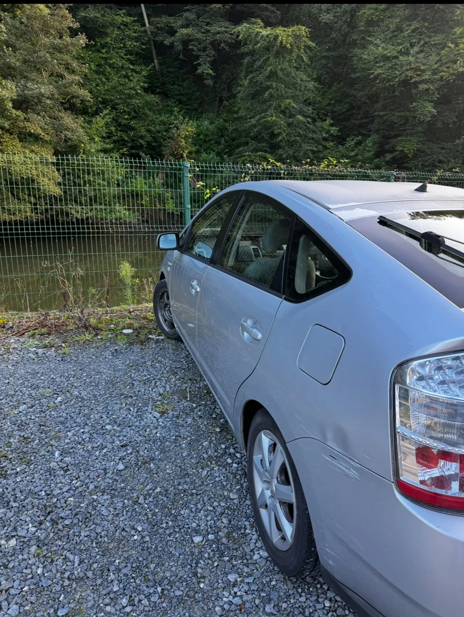 TOYOTA PRIUS FOR QUICK SALE - Image 2
