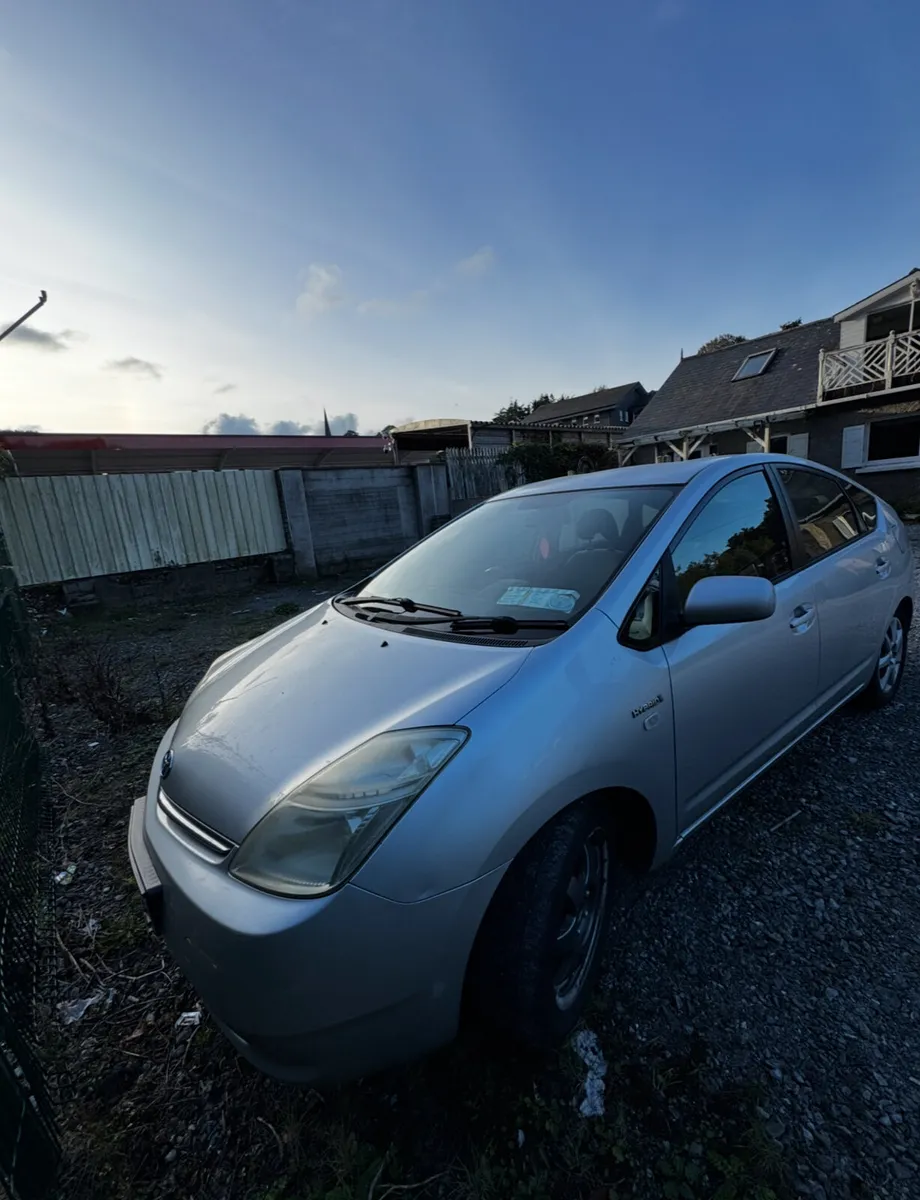 TOYOTA PRIUS FOR QUICK SALE - Image 3