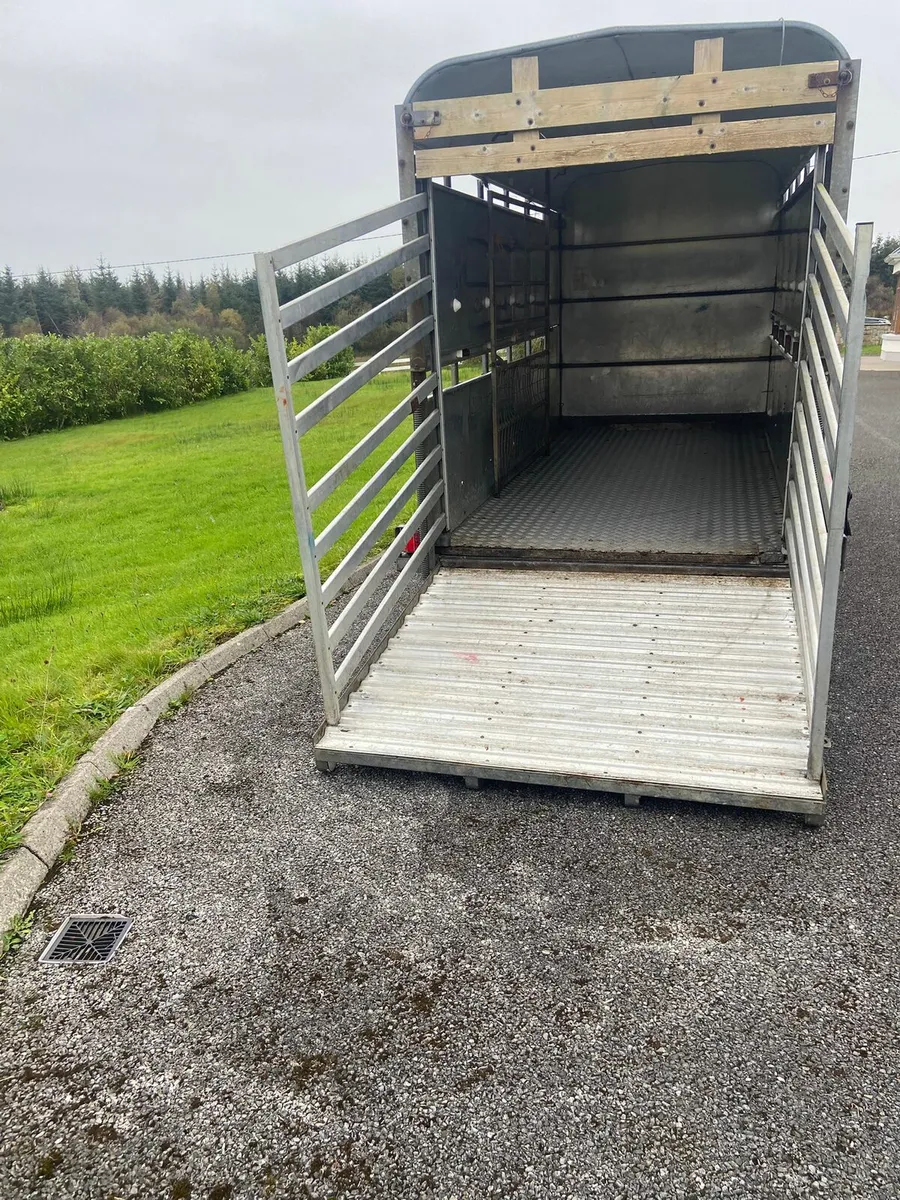Cattle trailer - Image 1