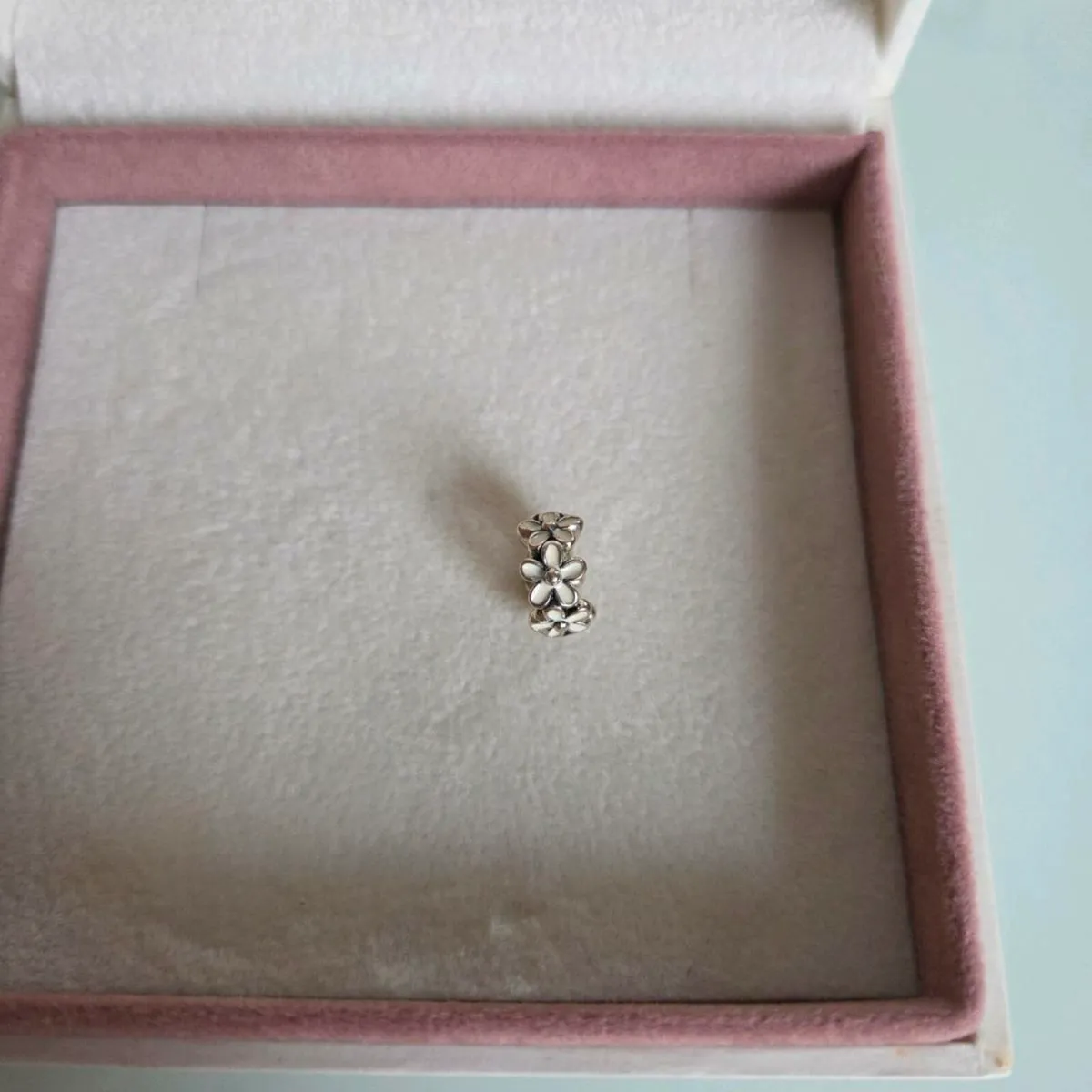 Pandora charm spacer flower enamel - Image 1