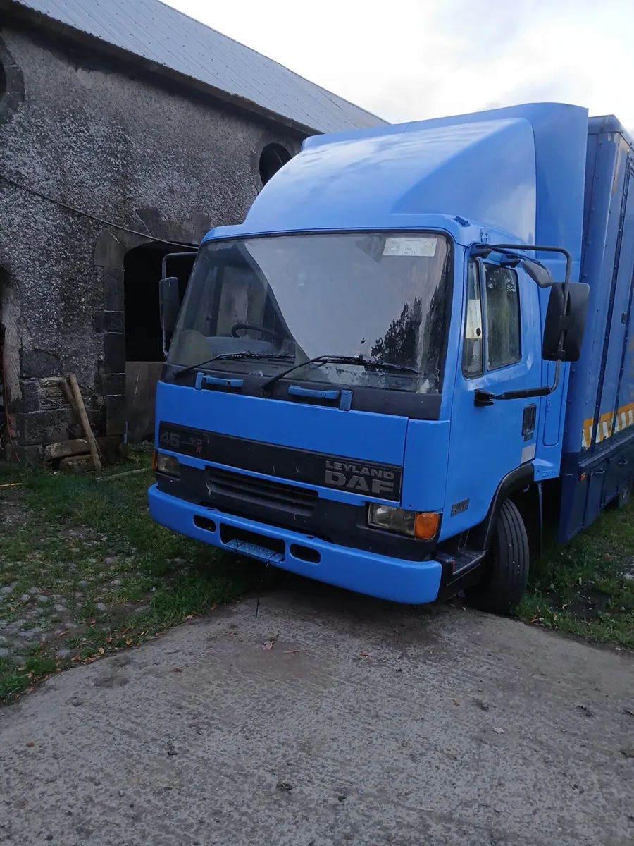 Horse truck - Image 1