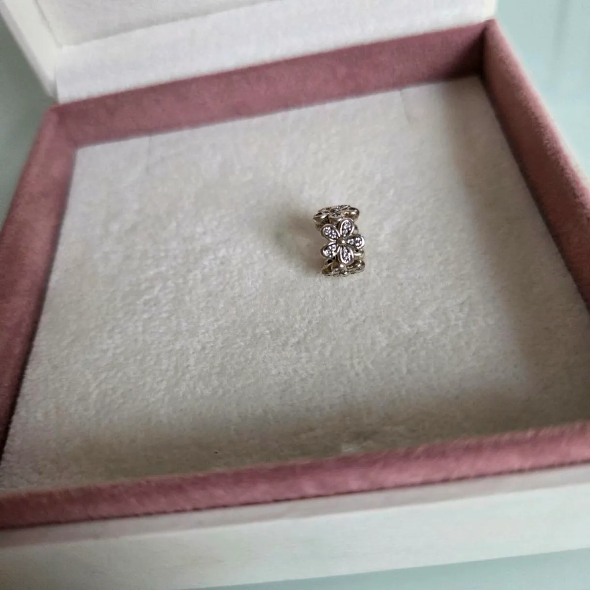 Pandora spacer charm sparkly flower - Image 2
