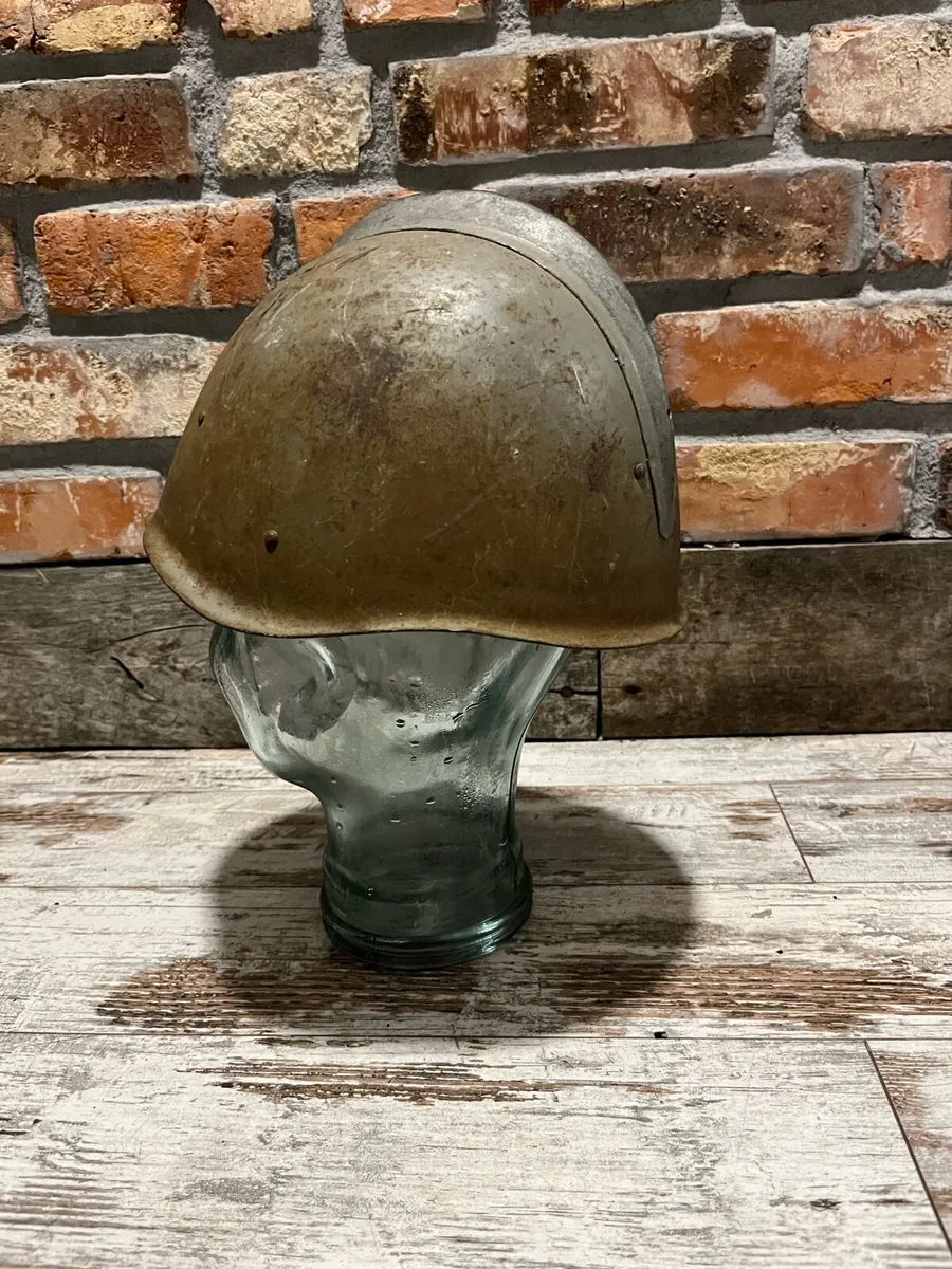 Vintage fire helmet - Image 4