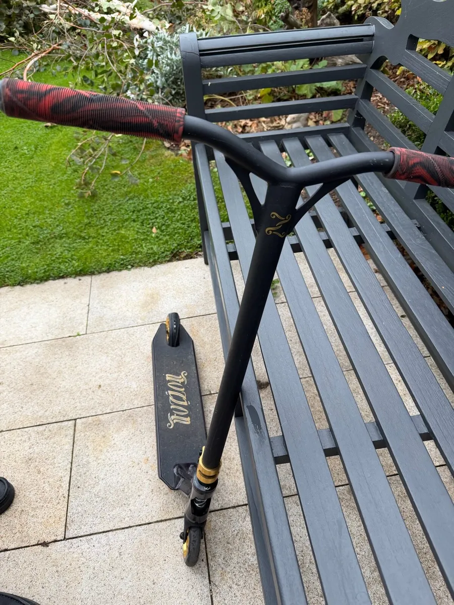 Kids scooter - Image 1