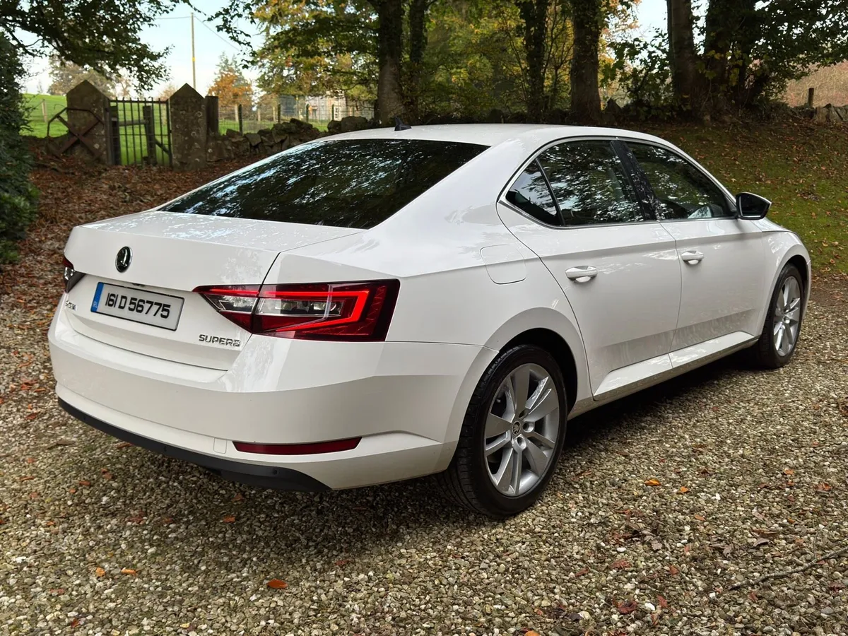 2016 Skoda Superb SEL Executive 2.0 TDI 150 DSG - Image 2