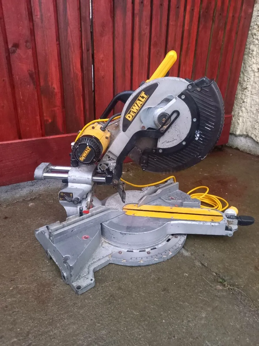 DeWalt 12 Inch Chopsaw - Image 2