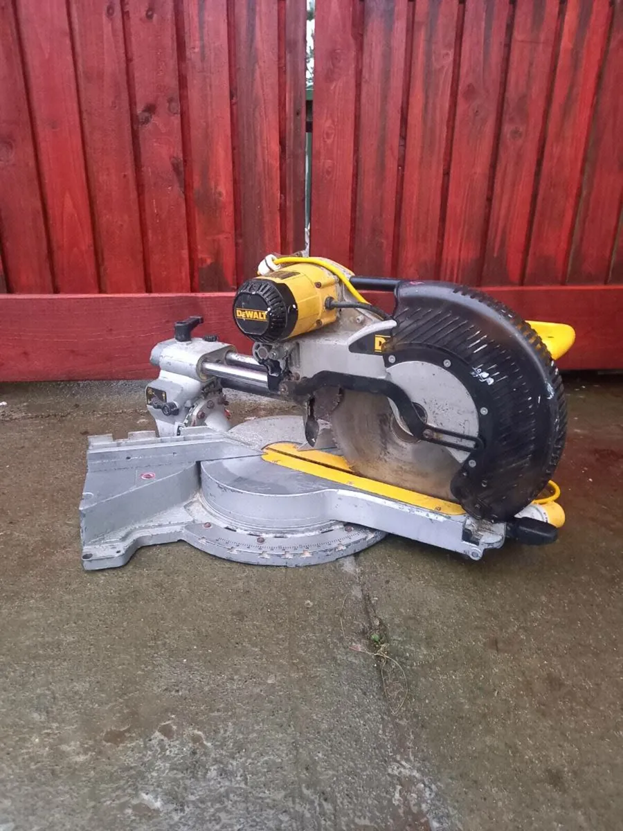 DeWalt 12 Inch Chopsaw - Image 3