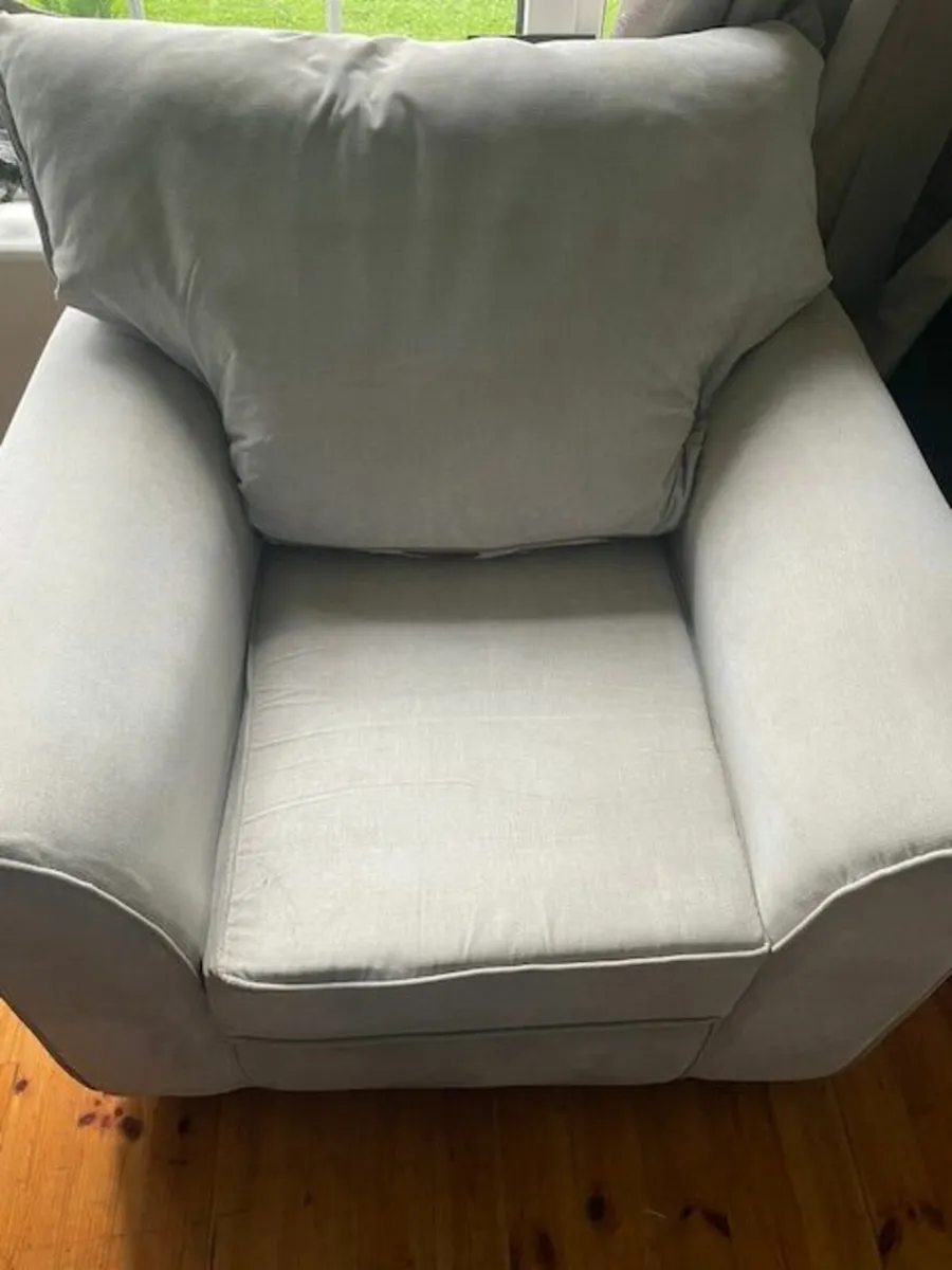 Free Arm Chair - Image 2