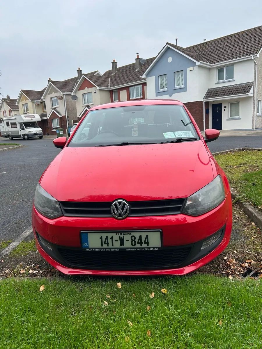 Volkswagen Polo 2014 Red - Image 2