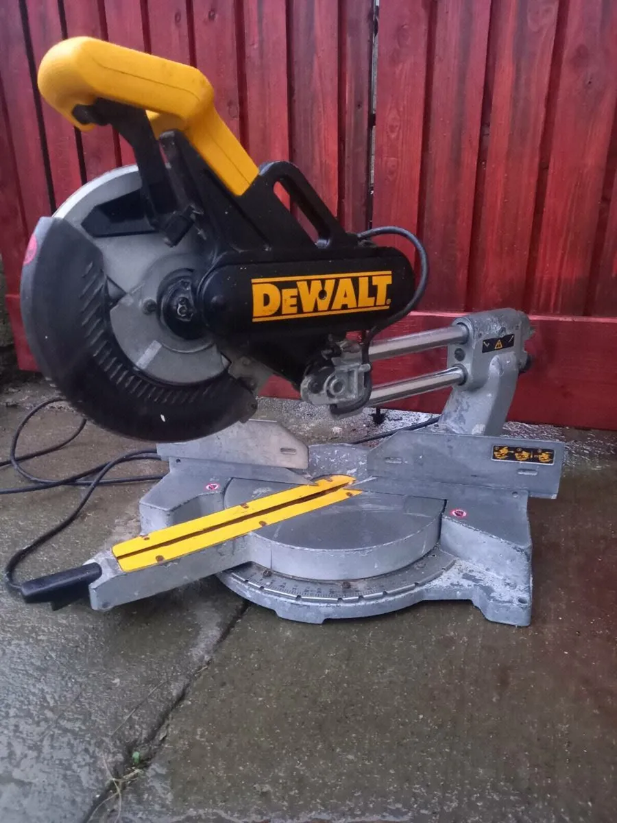 DeWalt 12 Inch Chopsaw - Image 3