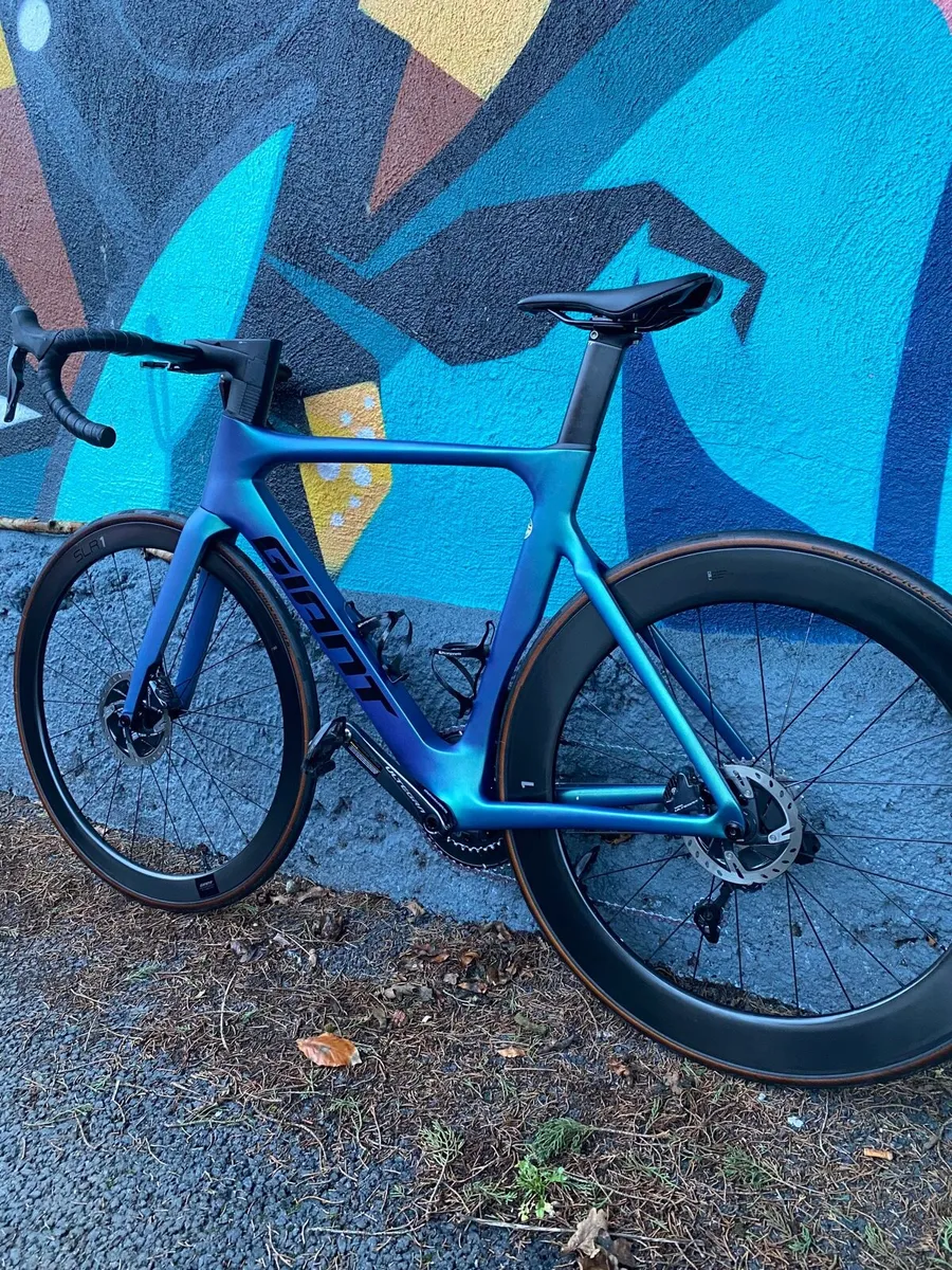 Giant propel - Image 1