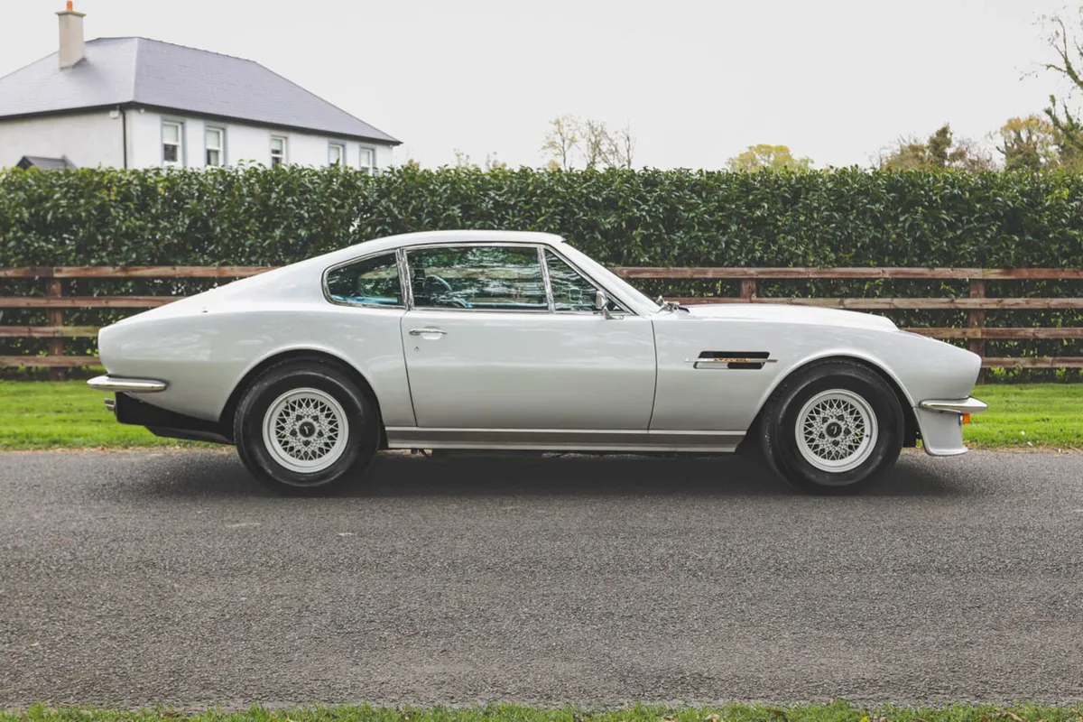1977 Aston Martin V8 Manual - Image 4