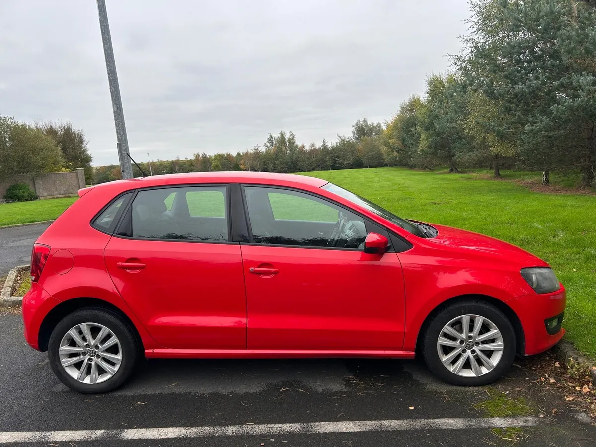 Volkswagen Polo 2014 Red - Image 4
