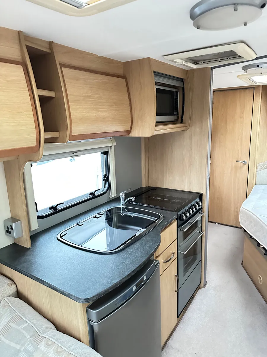 ✨STUNNING COACHMAN AMARA 4 BERTH FIXED BED✨ - Image 4