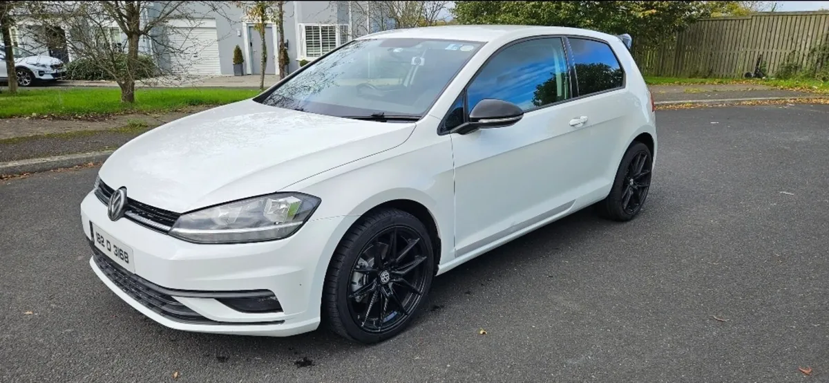 VW Golf 7.5 182 – 1.6 TDI – Low milage - Image 2