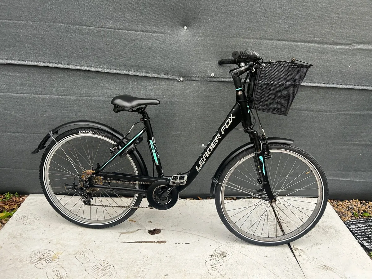 Leader fox ladies bike❗️Open 7 days of the week ❗️ - Image 1